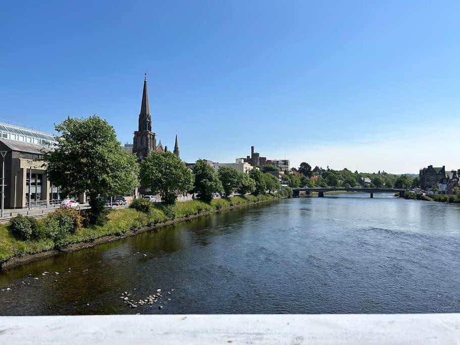 Jacobite'S Retreat, 17Th Century Cottage In The Heart Of Inverness Exterior foto