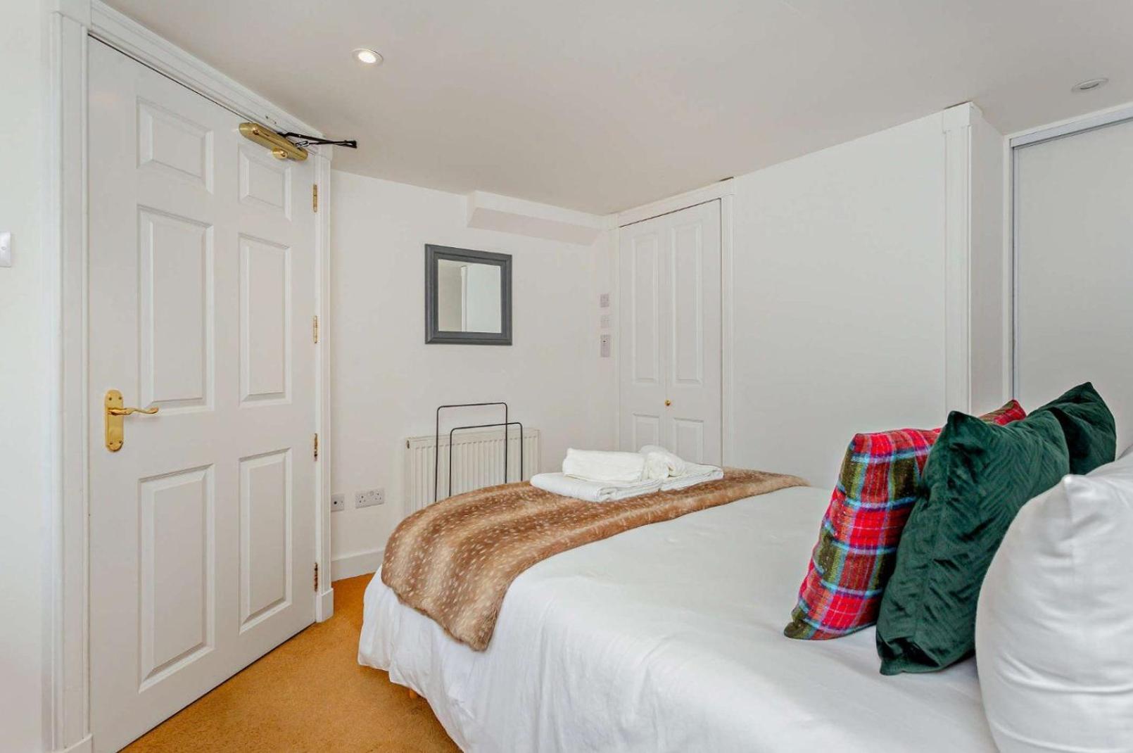 Jacobite'S Retreat, 17Th Century Cottage In The Heart Of Inverness Exterior foto